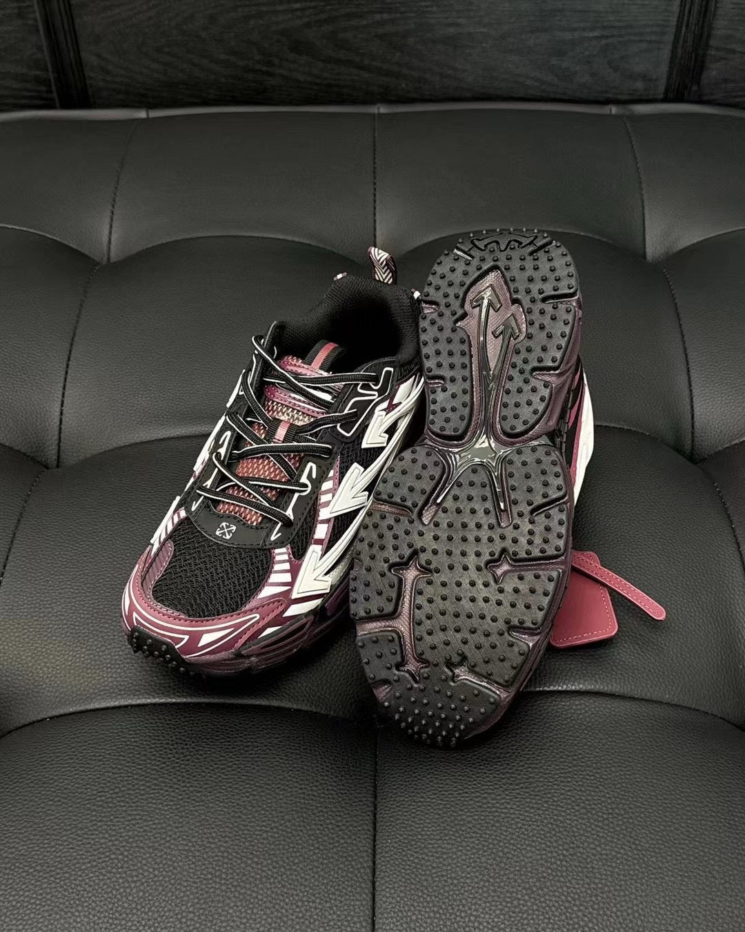 Black Mesh Graphic Chunky - Men's