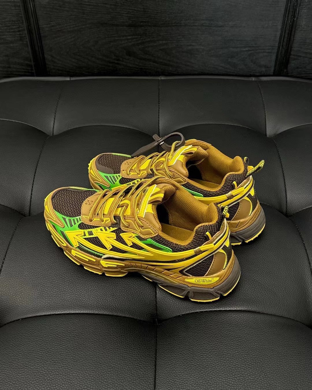 Black Mesh Graphic Chunky - Men's