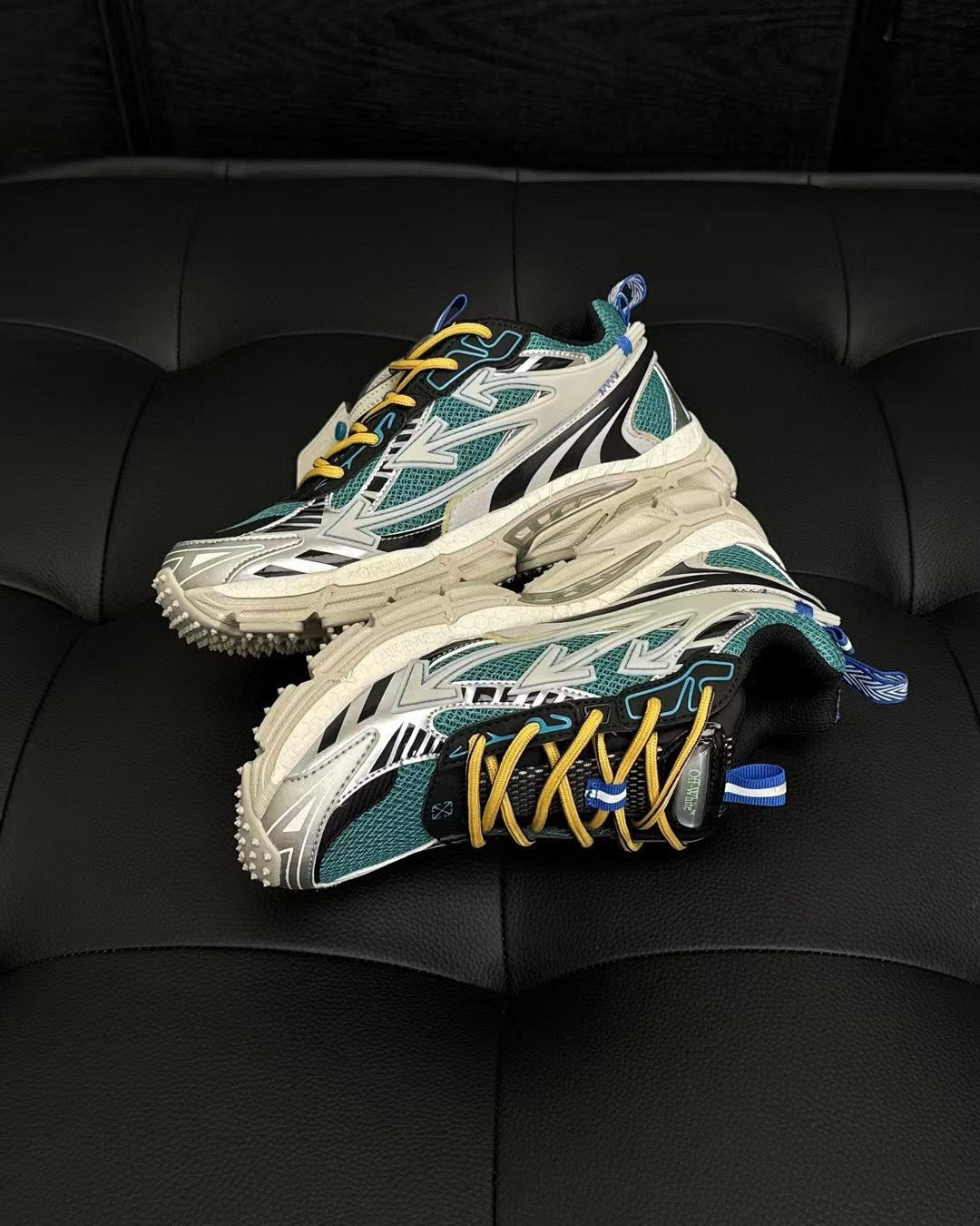 White Mesh Graphic Chunky - Men's