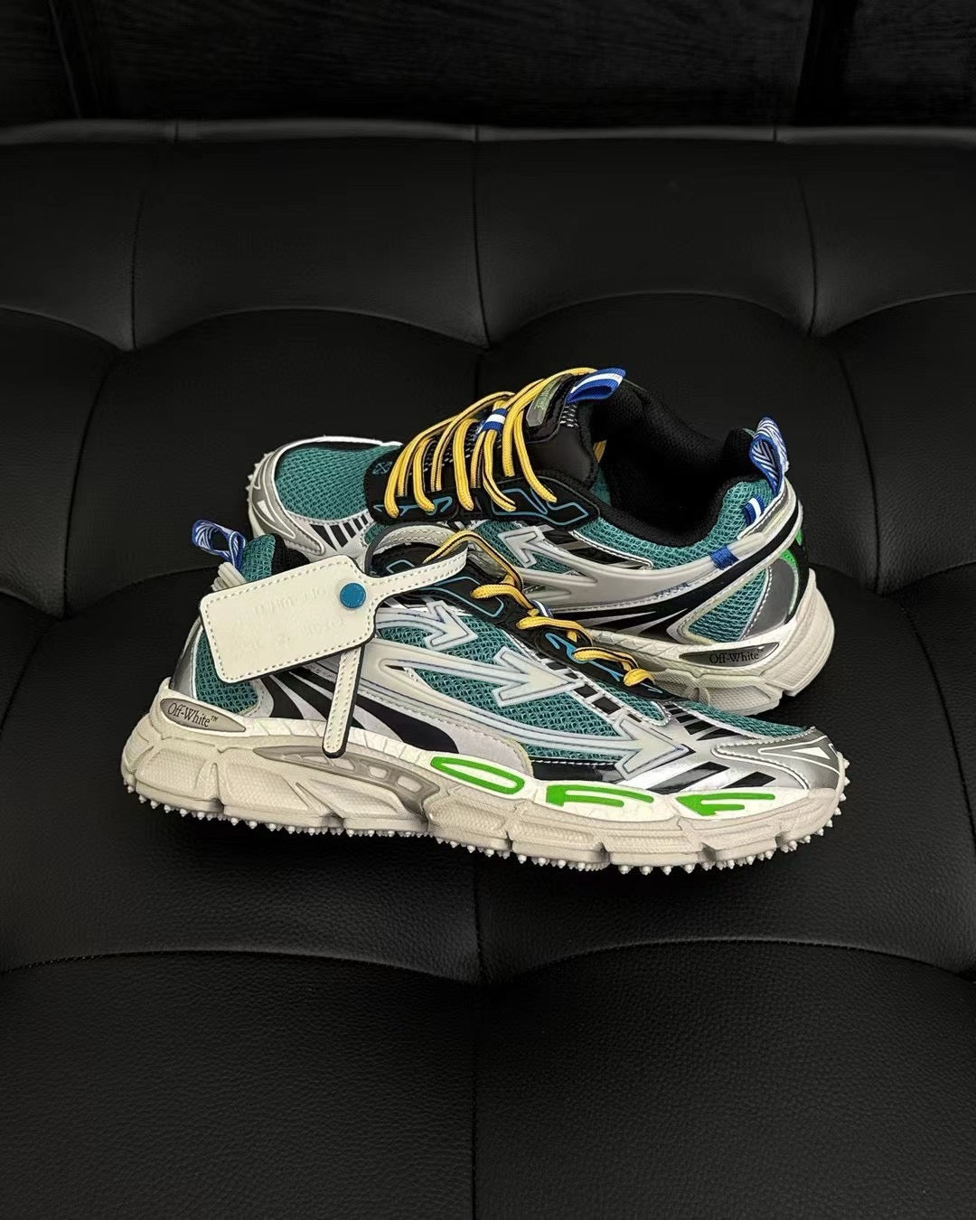 White Mesh Graphic Chunky - Men's
