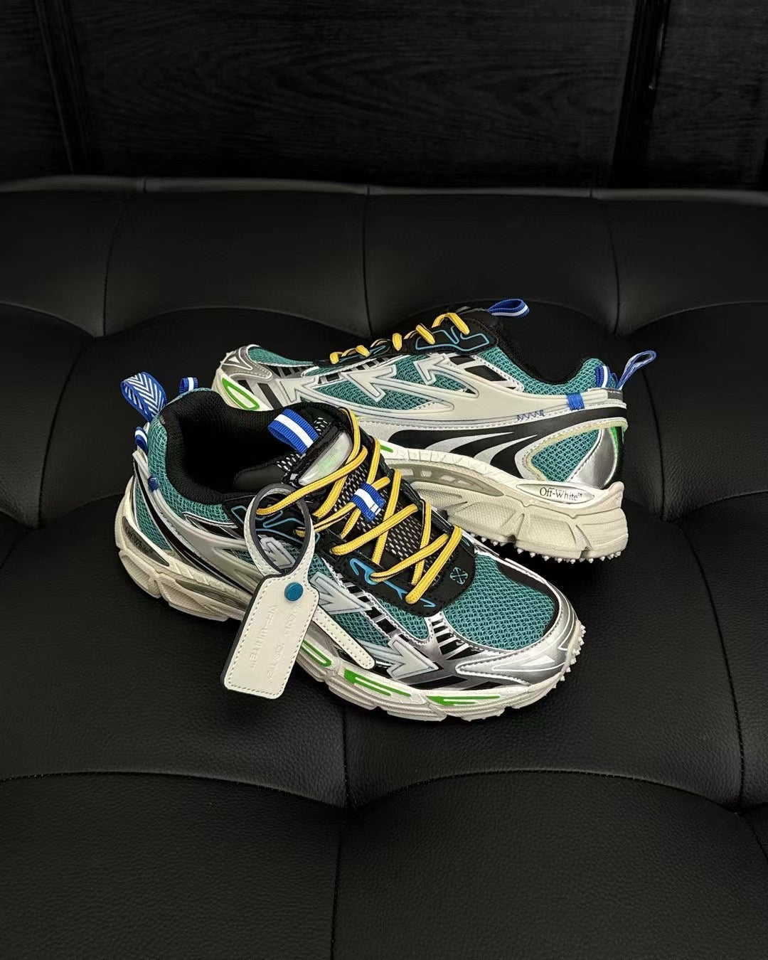 White Mesh Graphic Chunky - Men's