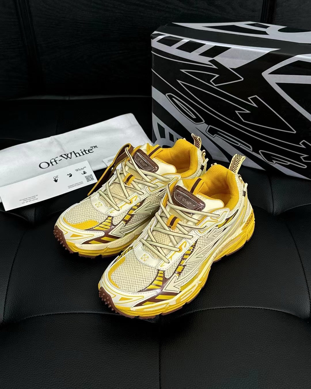 White Mesh Graphic Chunky - Men's