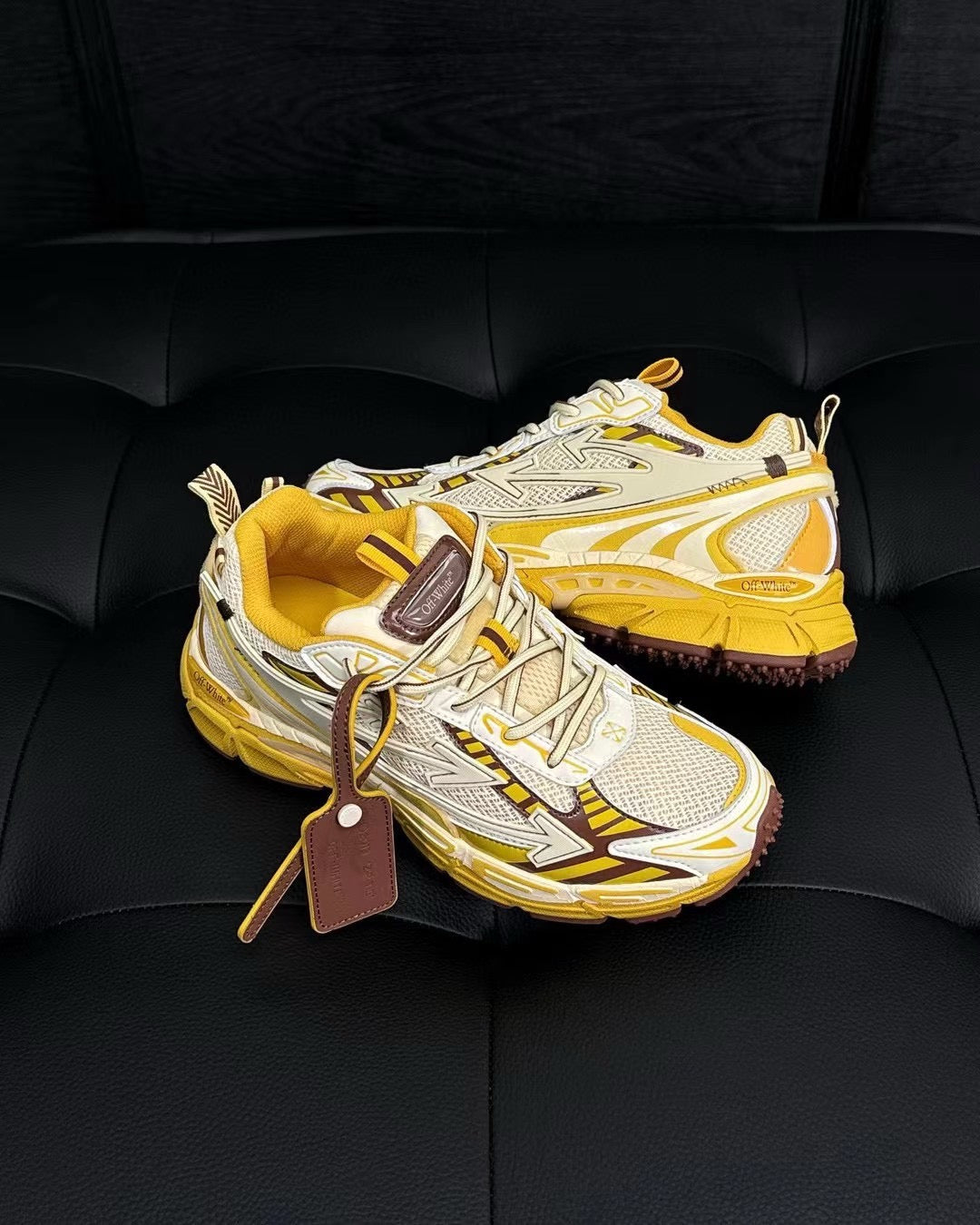 White Mesh Graphic Chunky - Men's