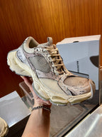 Dunkle Distressed-Mesh-Sneaker