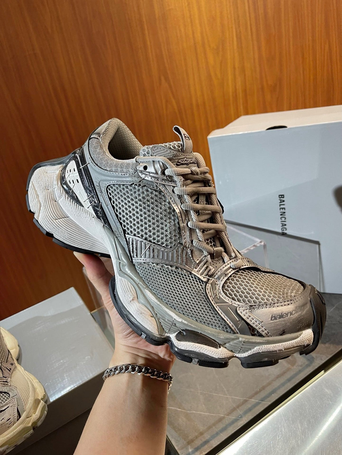 Dunkle Distressed-Mesh-Sneaker