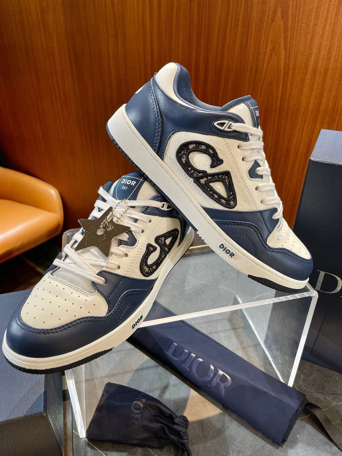 Türkisblaue CD-Sneaker aus Leder mit niedriger Silhouette – Herren