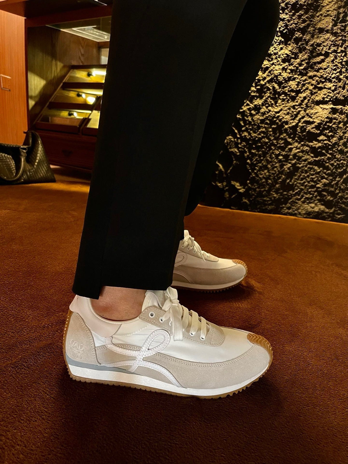 Mehrfarbige Sportschuhe