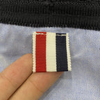 Schwarzer Baumwollpullover mit Kontrastsaum – Herren