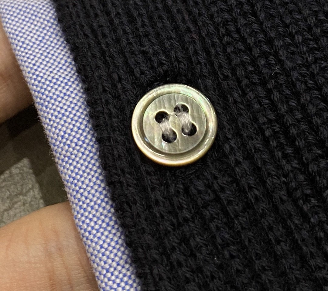Schwarzer Baumwollpullover mit Kontrastsaum – Herren