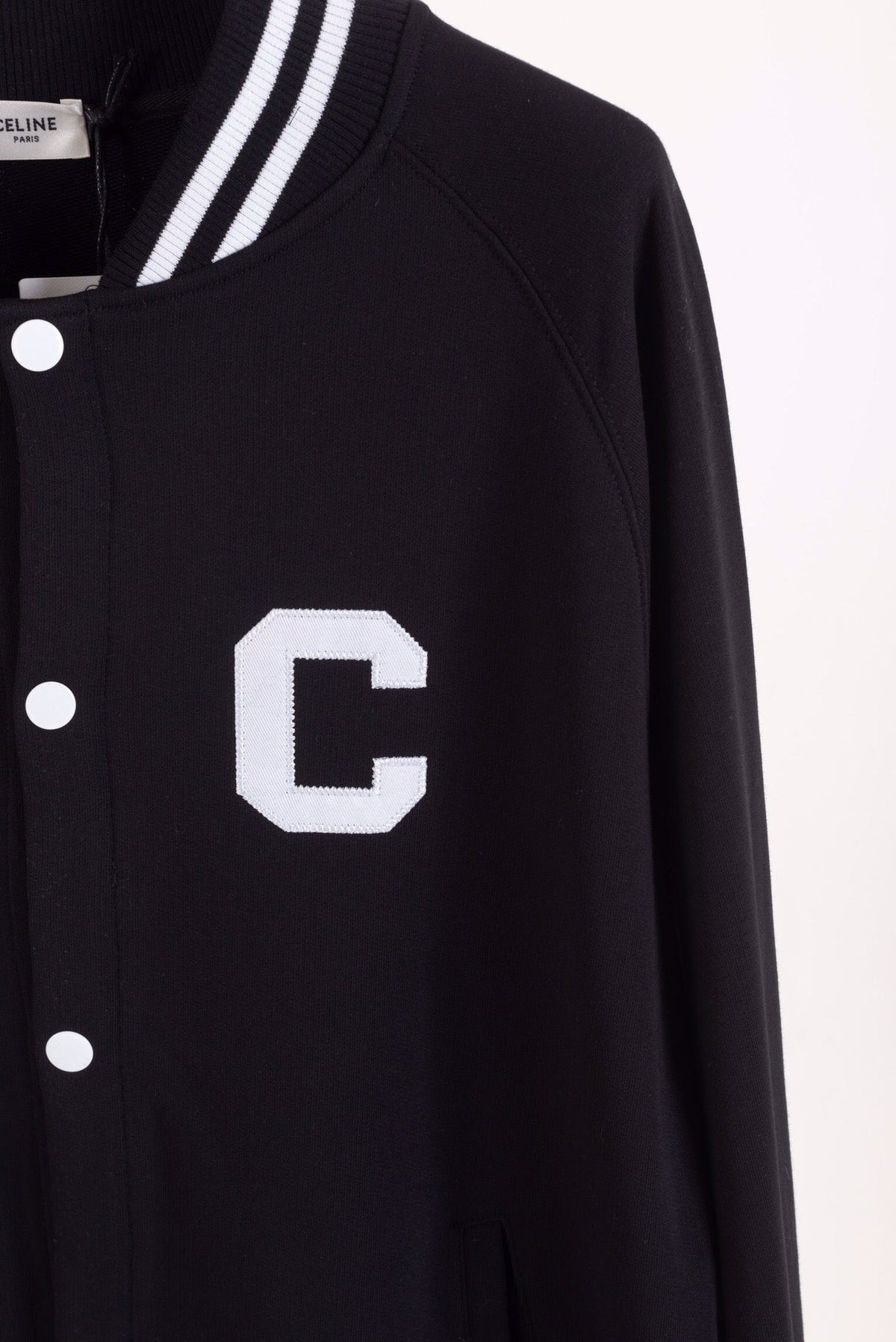 Herren-Cardigan aus Navy-Wolle mit Buchstaben