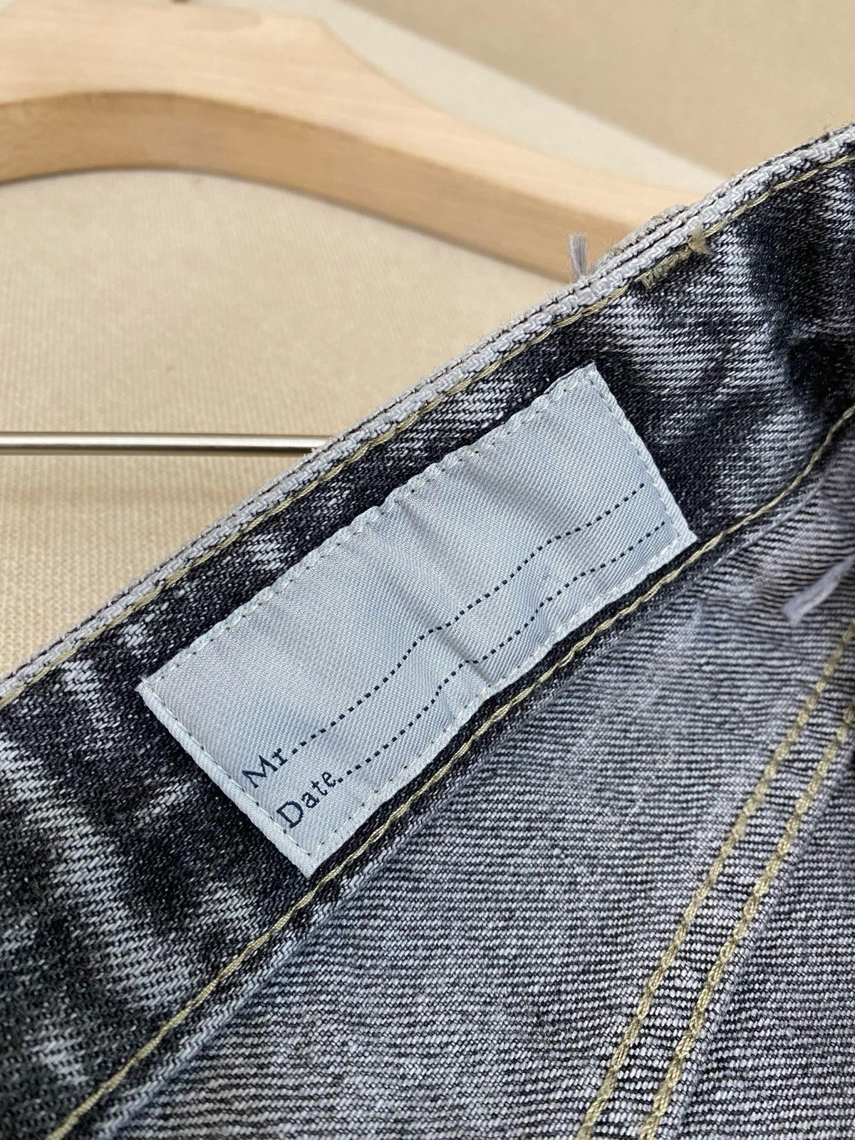 Graue Acid-Wash Jeans mit geradem Bein - Damen