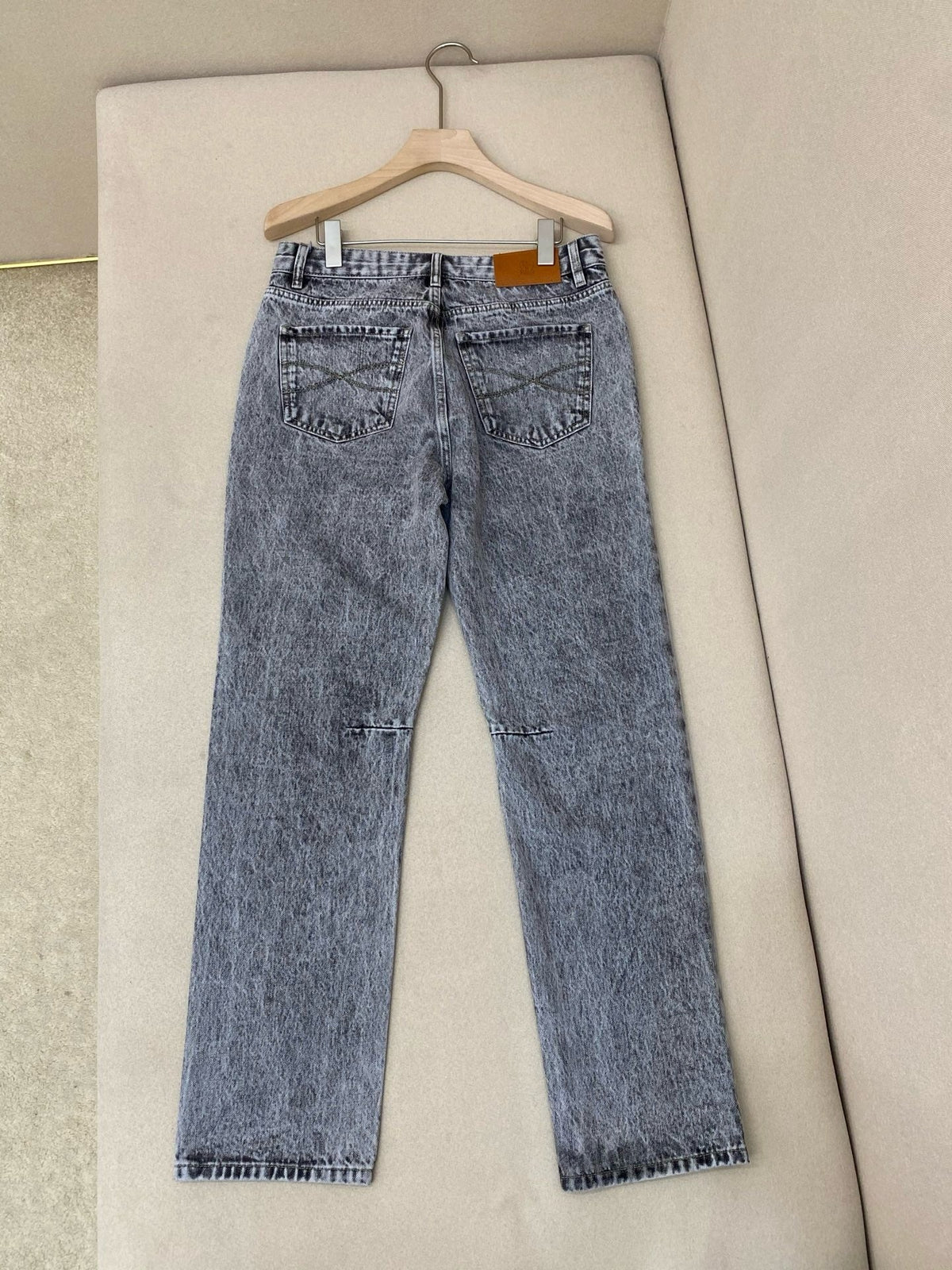 Graue Acid-Wash Jeans mit geradem Bein - Damen