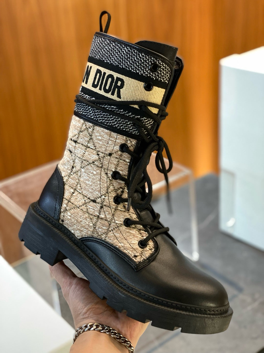 Beiger Canvas-Monogramm-Kampfstiefel – Damen