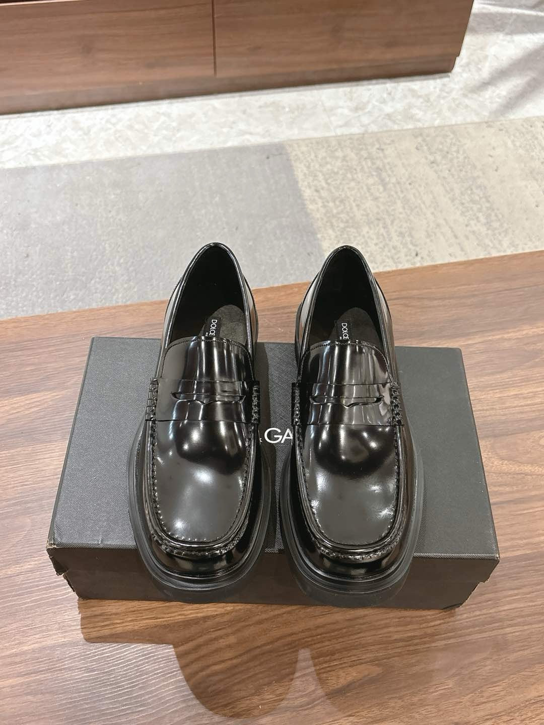 Black Leather Lug Sole Loafer - Men's