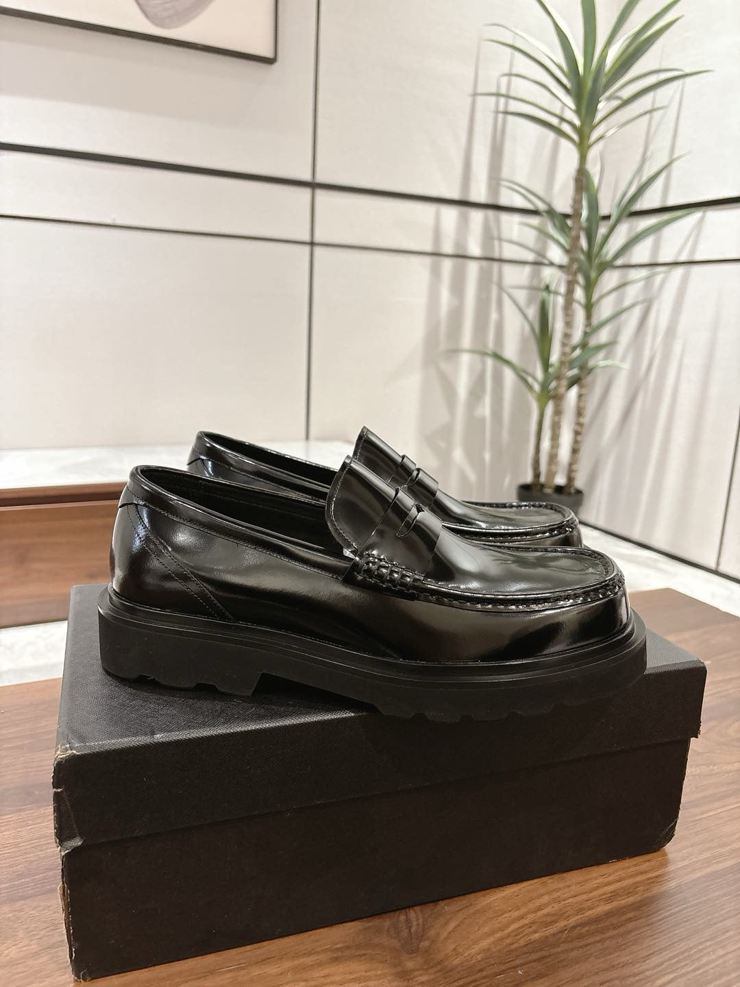 Black Leather Lug Sole Loafer - Men's