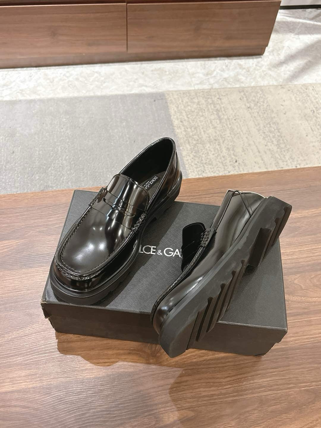 Black Leather Lug Sole Loafer - Men's