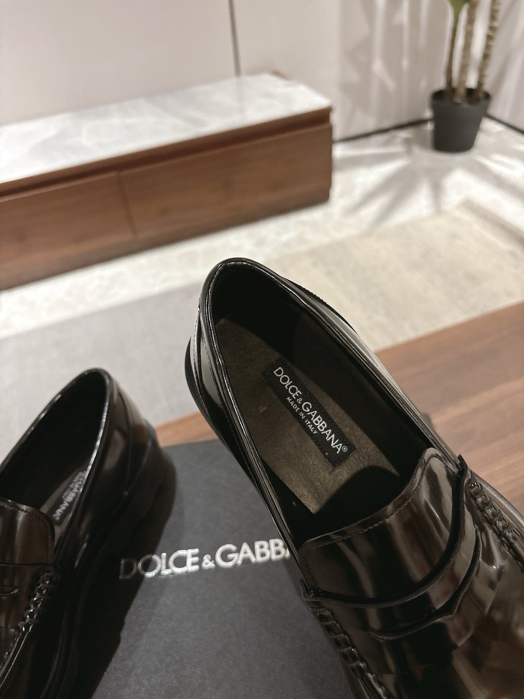 Black Leather Lug Sole Loafer - Men's