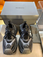 Panelled Runner Dunkelgraue Sneakers