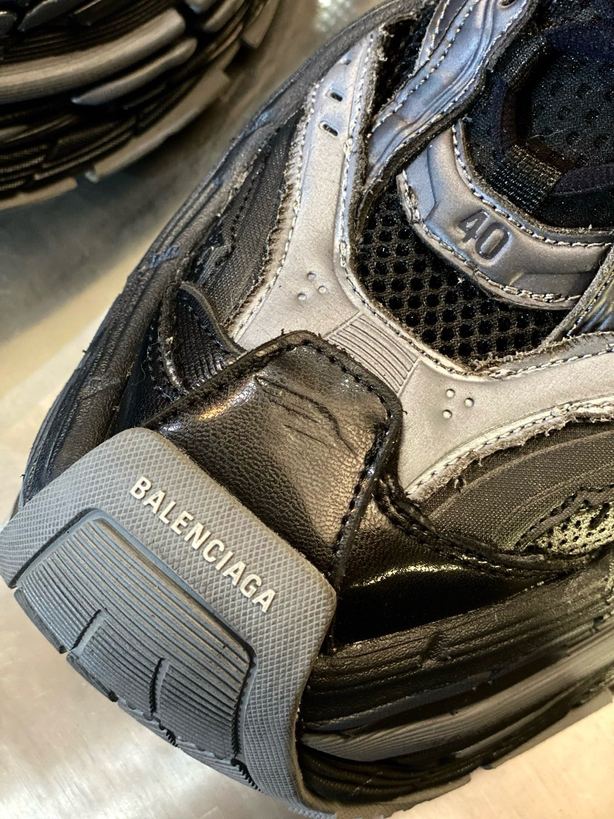 Panelled Runner Dunkelgraue Sneakers