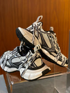 Sneakers mit Graffiti-Print und Used-Look