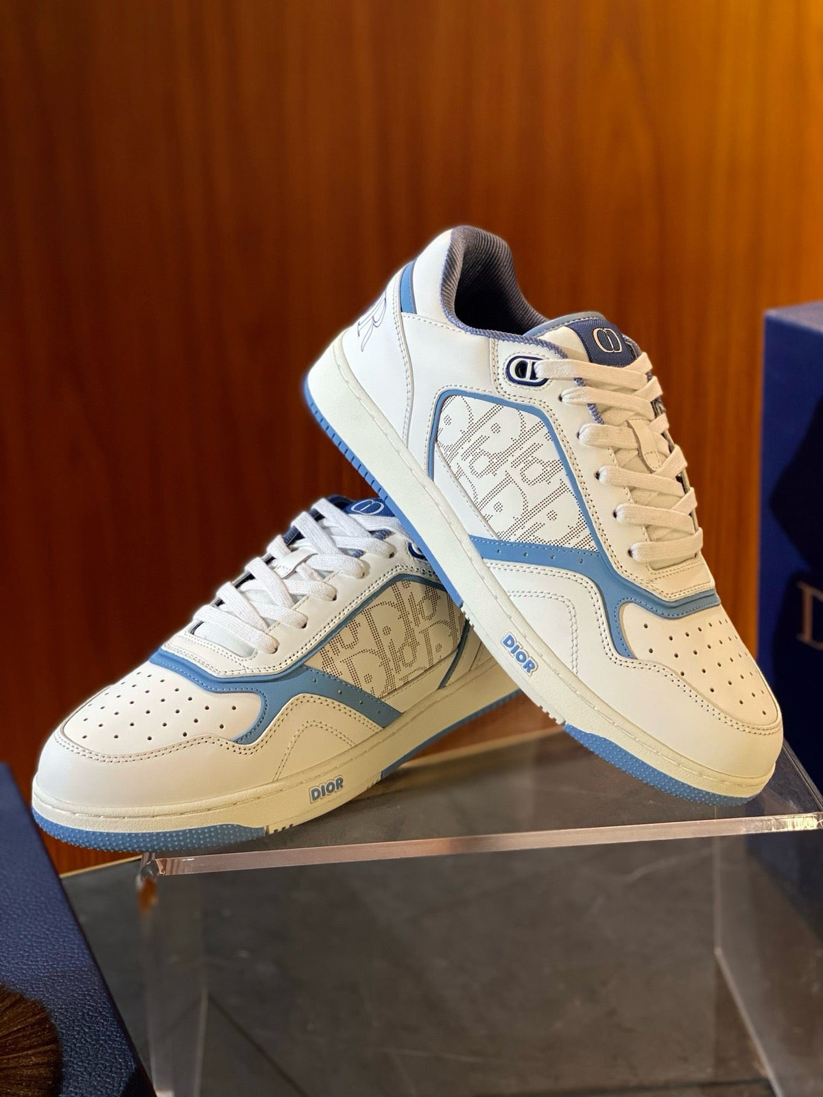 Mehrfarbige Turnschuhe