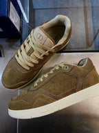 Mehrfarbige Turnschuhe