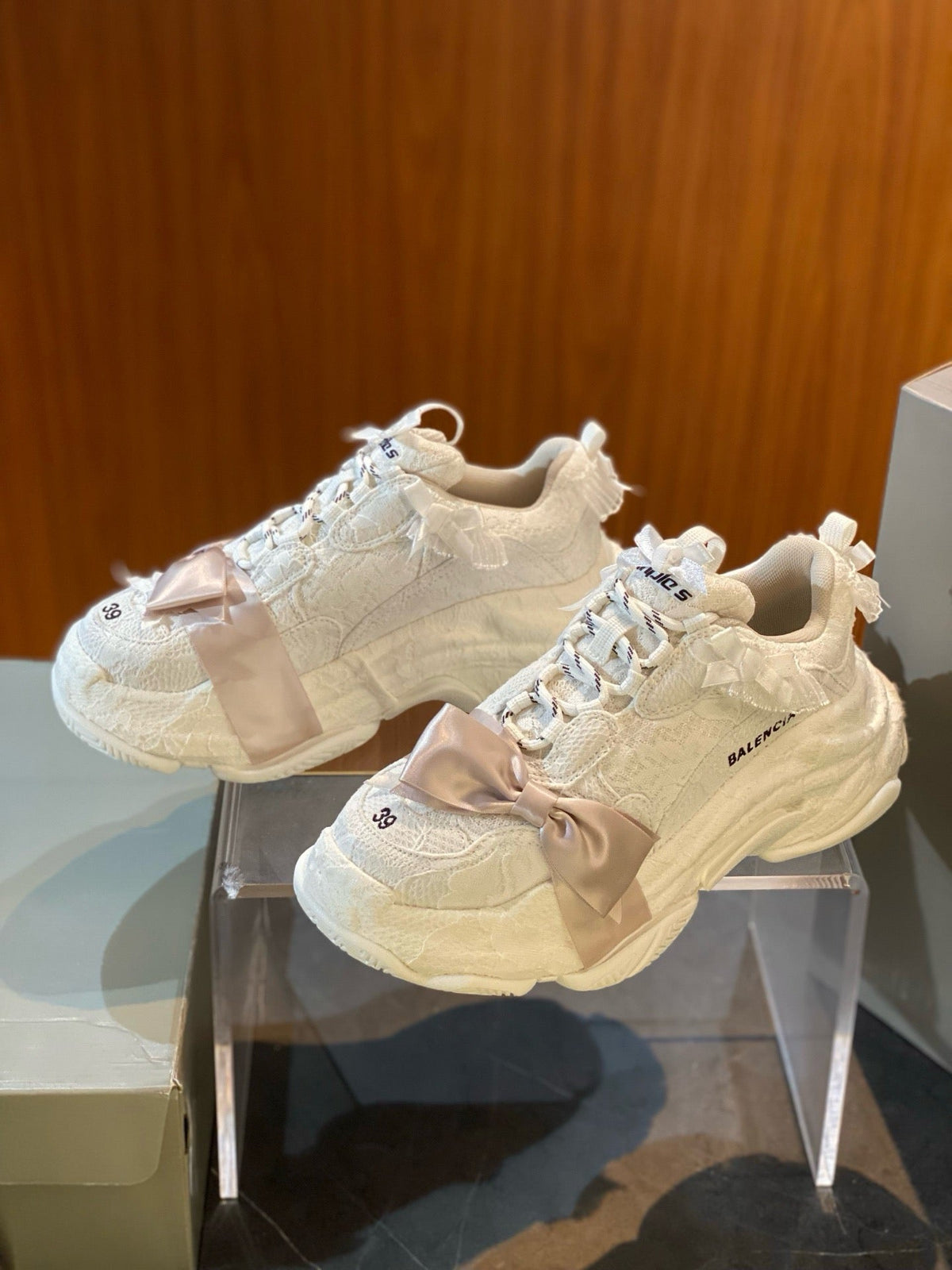 Cream Mesh Ruffled Chunky - Women's