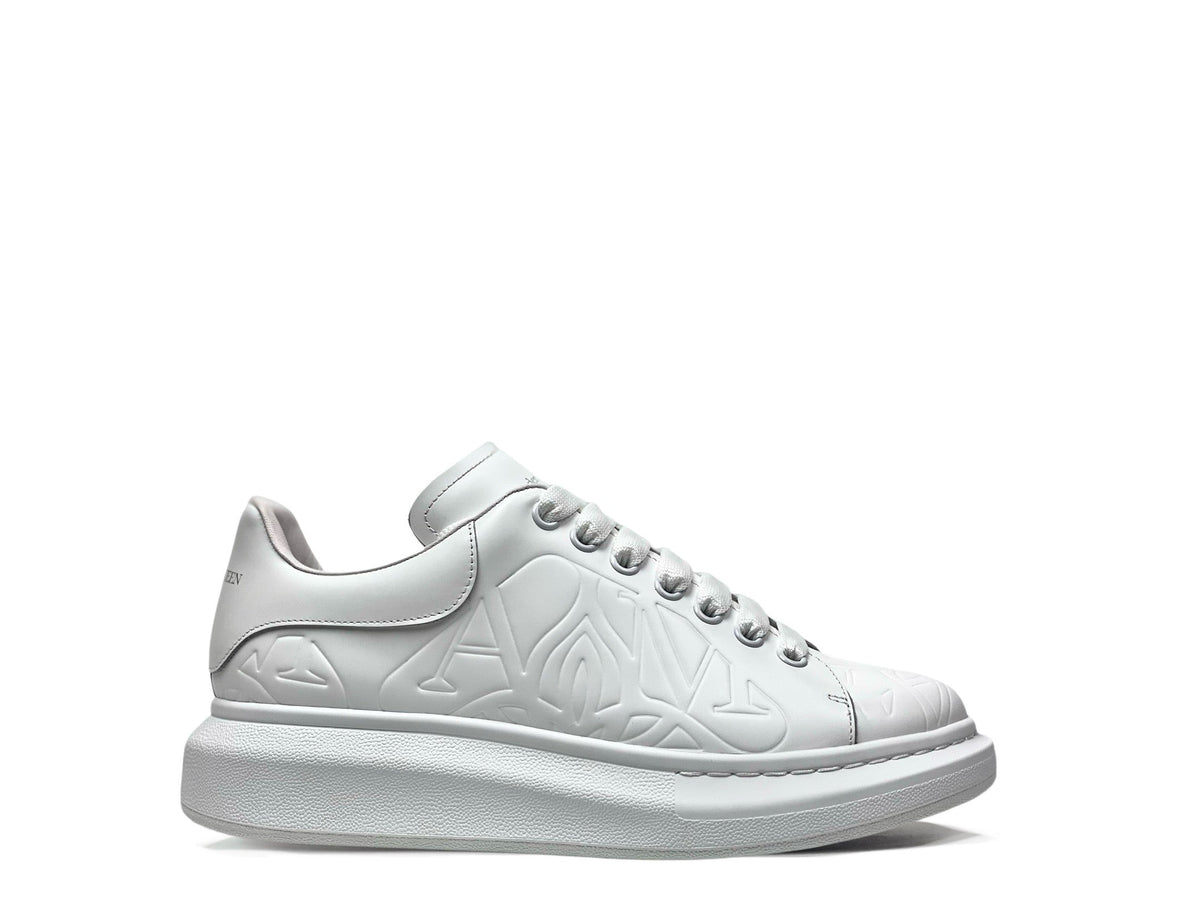 Weiße Turnschuhe
