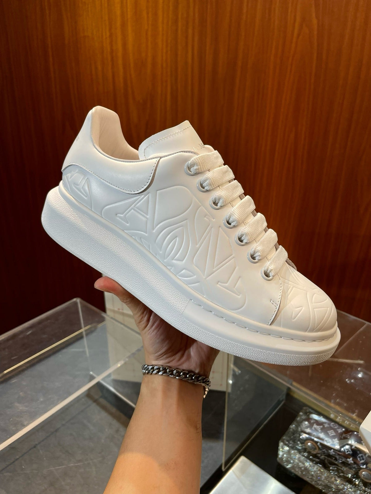 Weiße Turnschuhe
