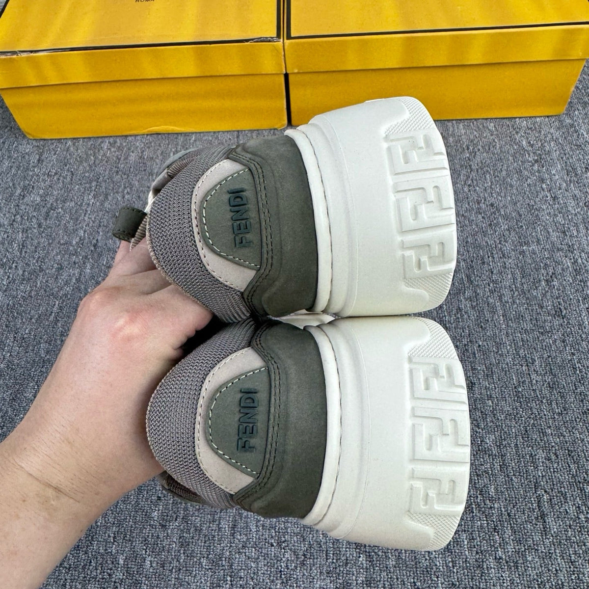 Grey Mesh Colourblock Chunky - Men's