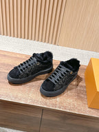 Schwarzer Wildleder-Shearling-gefütterter Low-Top – Damen