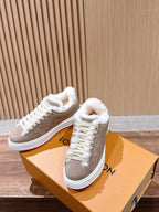 Schwarzer Wildleder-Shearling-gefütterter Low-Top – Damen