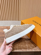 Schwarzer Wildleder-Shearling-gefütterter Low-Top – Damen