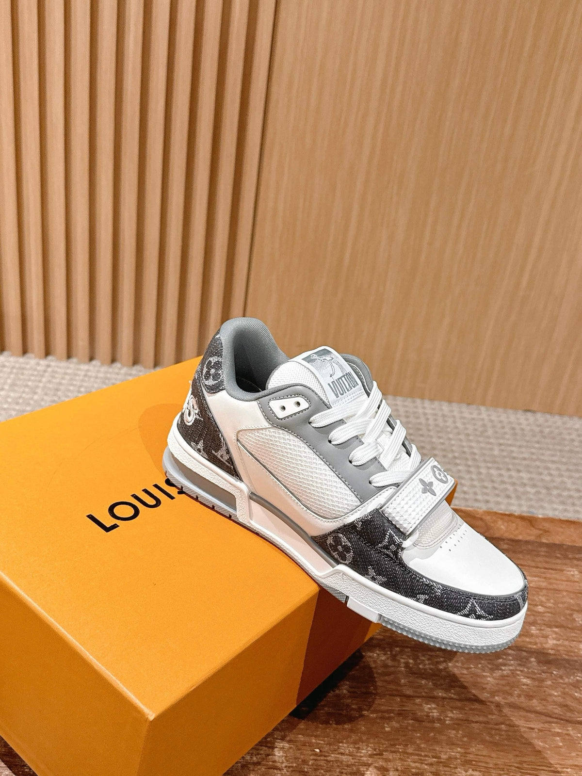 White Leather Graphic Chunky - Men's