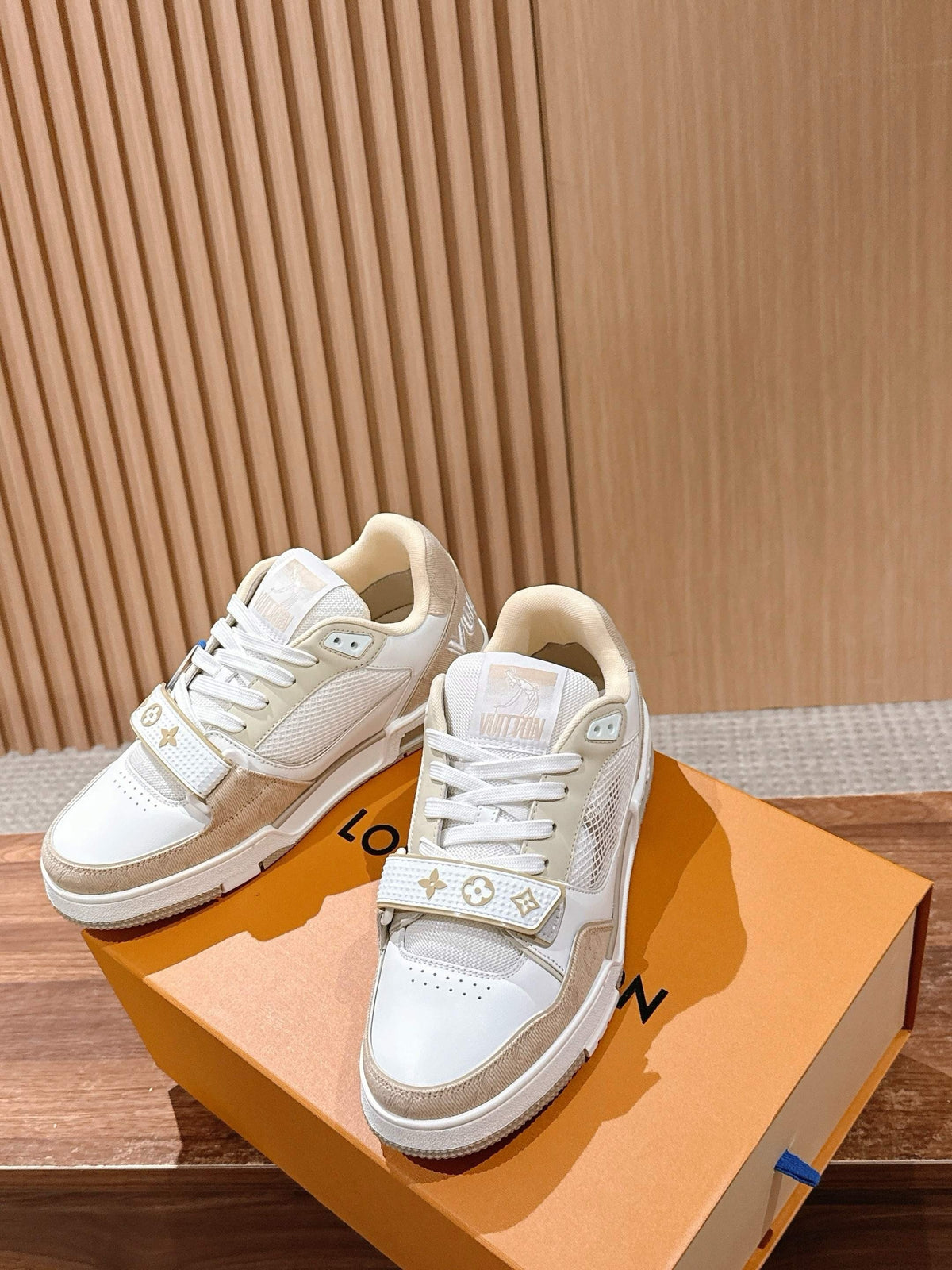 White Leather Graphic Chunky - Men's