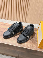 Trainer Black Textured