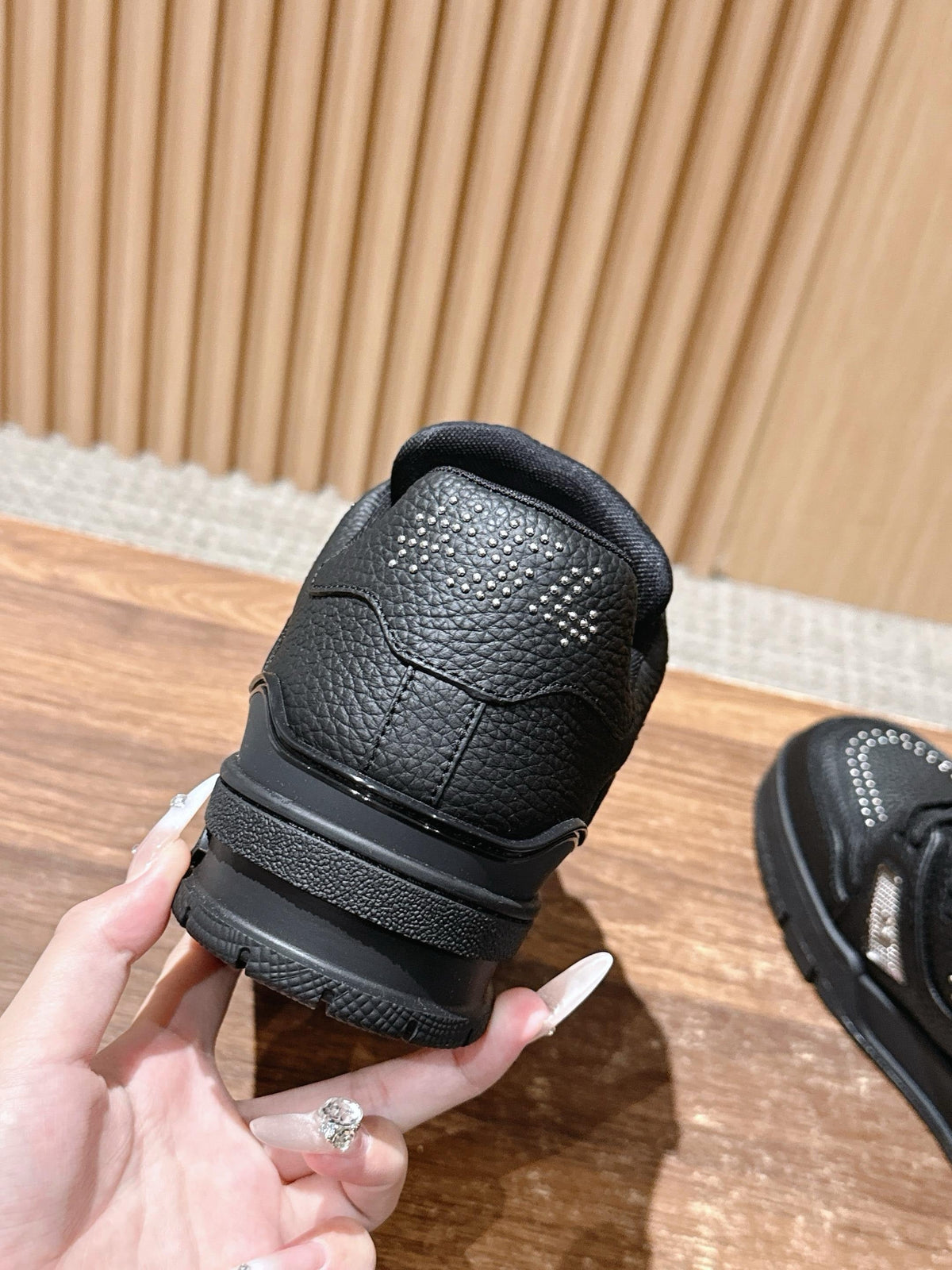 Trainer Black Textured