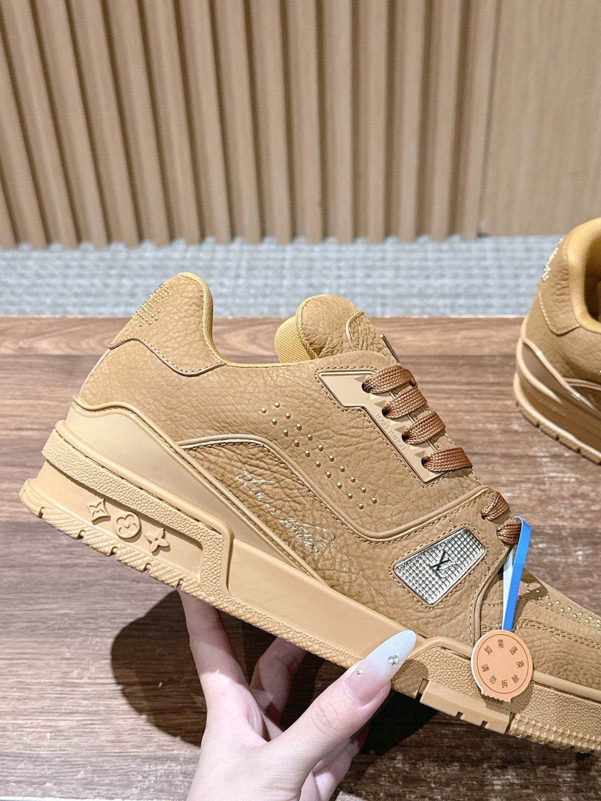 Trainer Black Textured