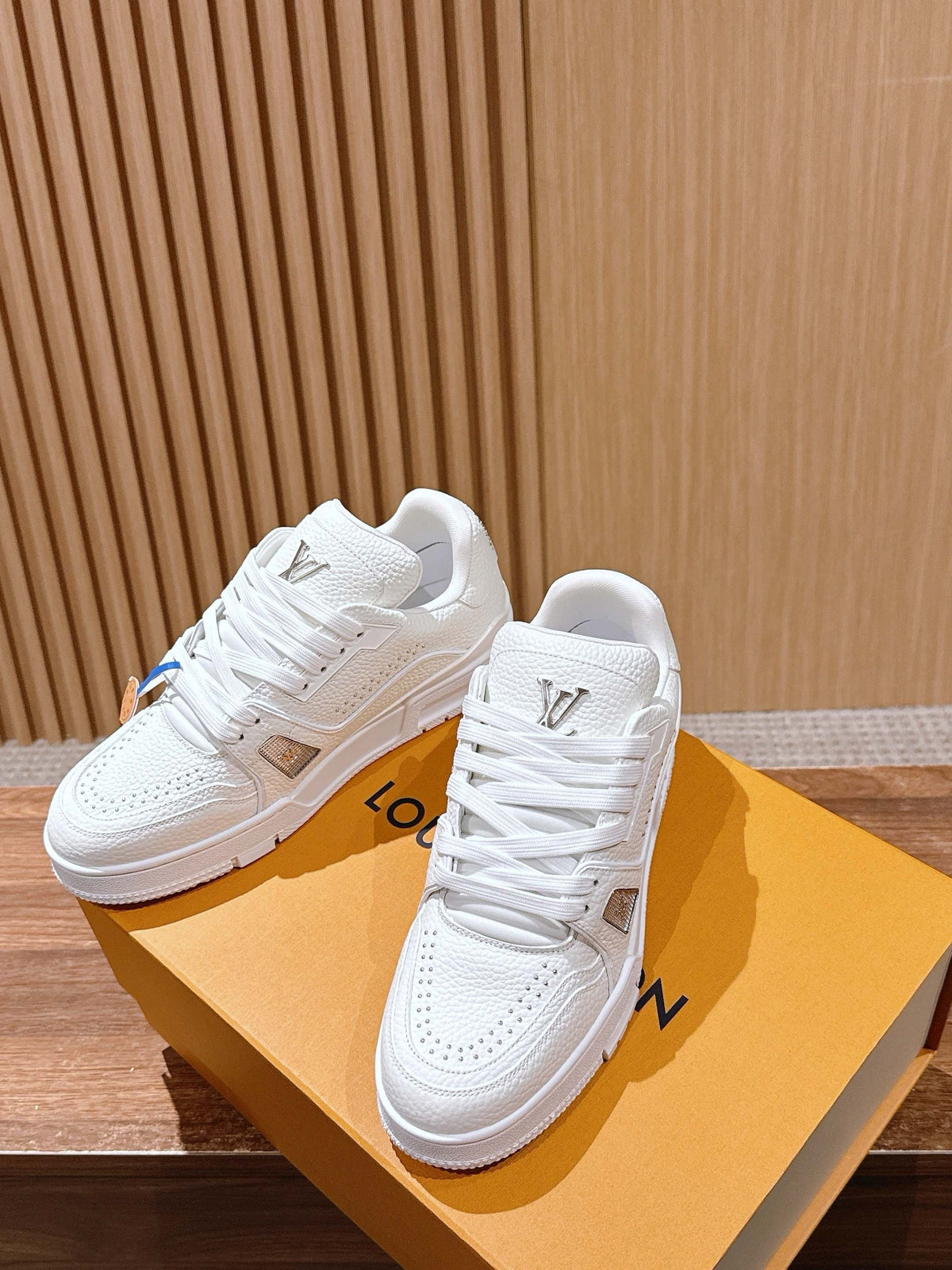 Trainer Black Textured