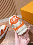 Trainer Orange