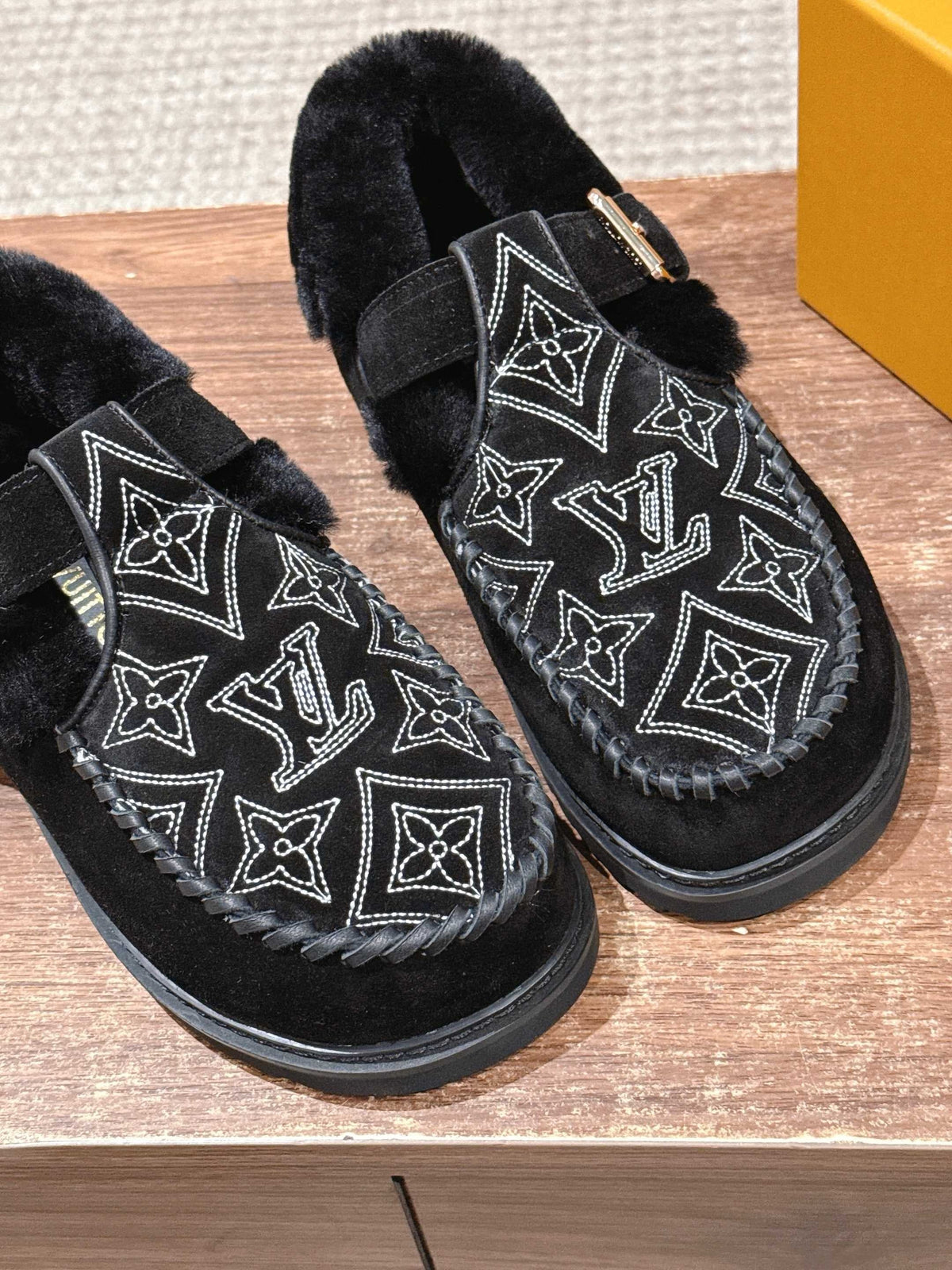 Mehrfarbige Mules