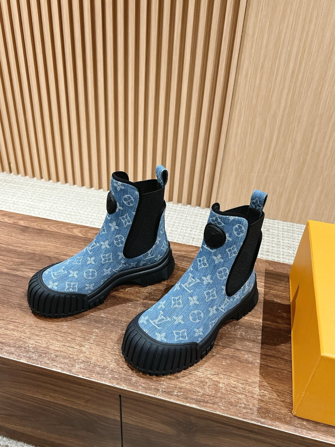 Black Leather Logo Chelsea Boot - Women's
