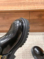 Schwarzer kniehoher Stiefel mit Lederbesatz – Damen