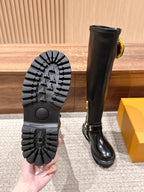 Schwarzer kniehoher Stiefel mit Lederbesatz – Damen