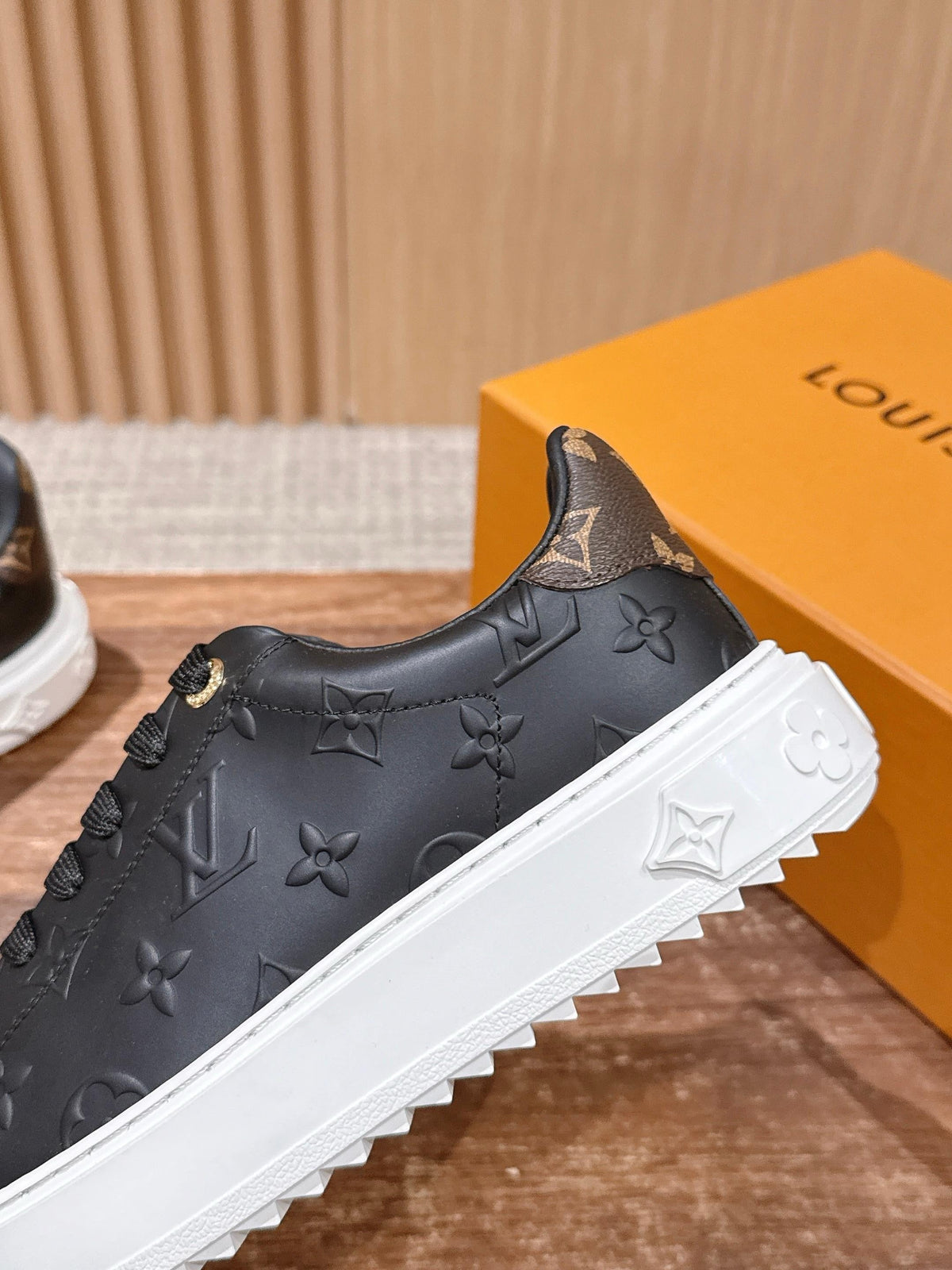 Black Leather Plain Low-Top - Women's