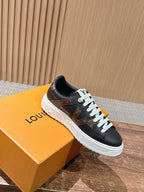 Schwarze Low-Top-Sneaker aus Leder mit Monogramm – Damen