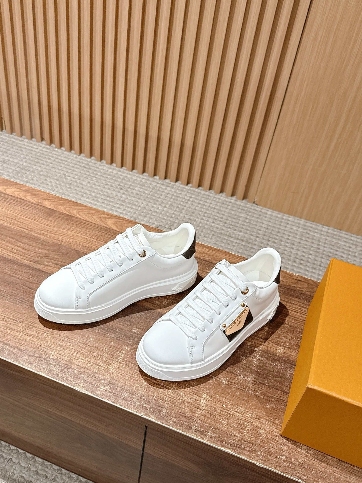 Weiße Cupsole-Plateau-Sneaker aus Leder – Damen