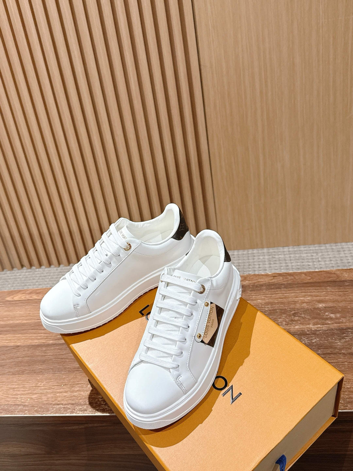 Weiße Cupsole-Plateau-Sneaker aus Leder – Damen