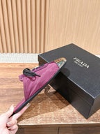 Niedrige Sneaker mit rosafarbenem Leder und Metallkappe – Damen