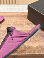 Niedrige Sneaker mit rosafarbenem Leder und Metallkappe – Damen